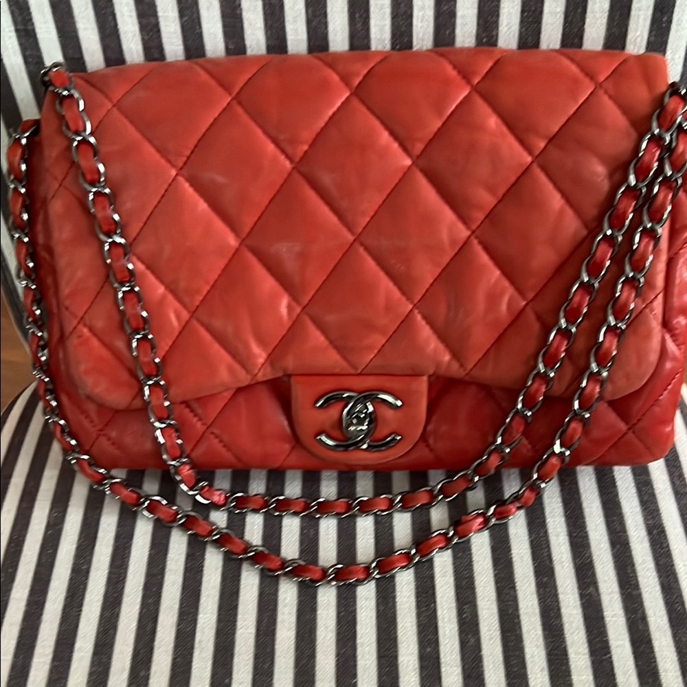 CHANEL Red Quilted Shoulder Bag with Silver Chain